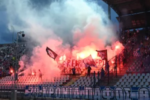 Είσοδος και... ατμόσφαιρα οι Παφίτες (βίντεο kerkida)