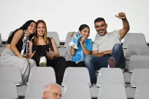 (Φώτος) O κόσμος στο ΑΠΟΕΛ-Πάφος FC