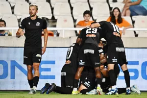 ΑΠΟΕΛ-Εθνικός Άχνας: ΜΠΑΜ… με τριάρα!