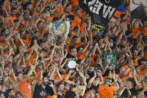 (Φώτος) O κόσμος στο ΑΠΟΕΛ-Πάφος FC