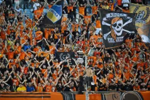 ΕΝΠ-ΑΠΟΕΛ: Γαλαζοκίτρινος… αέρας στο Παραλίμνι! (Φώτος)