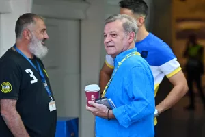 Θέλει με το... δεξί