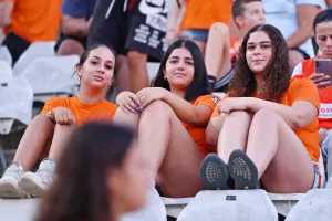 (Φώτος) Ο κόσμος στο ΑΠΟΕΛ-Εθνικός
