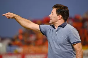 Καρμιώτισσα-ΑΠΟΕΛ:  Ο Ελ Αραμπί "πυροβόλησε" δις σε 5 λεπτά!