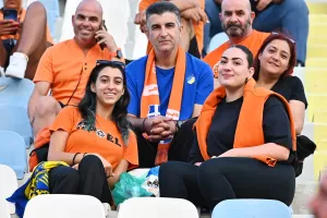 (Φώτος) O κόσμος στο ΕΝΠ-ΑΠΟΕΛ