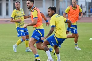 ΕΝΠ-ΑΠΟΕΛ: Γαλαζοκίτρινος… αέρας στο Παραλίμνι! (Φώτος)