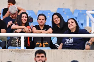 (Φώτος) Εικόνες από τις κερκίδες του ΓΣΠ