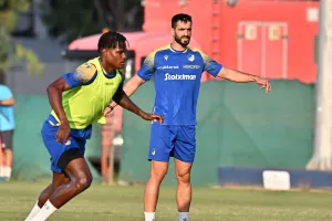 Χωράνε τελικά δυο αριστεροπόδαροι center back; 