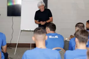 Η πρώτη ομιλία του Γιοβάνοβιτς: "Αξίζατε να πάτε στο Euro/Είμαι κι εγώ Έλληνας"