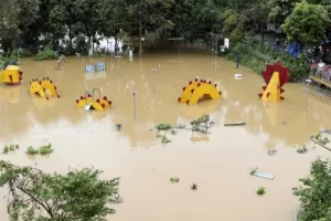 Στο έλεος του τυφώνα Γιάγκι το Βιετνάμ – Έφτασαν τους 143 οι νεκροί