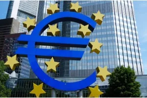 Η FED ανοίγει την πόρτα στην ΕΚΤ για νέα μείωση επιτοκίων τον Οκτώβριο