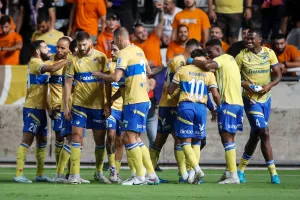 ΑΠΟΕΛ-Νέα Σαλαμίνα: Με τριάρα... 3η σερί νίκη!