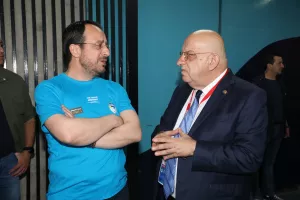 Κρύβεται;