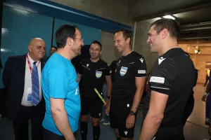 Ξένοι ΡΕΦ...