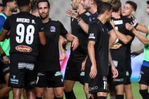 ΑΠΟΕΛ-Εθνικός Άχνας: ΜΠΑΜ… με τριάρα!
