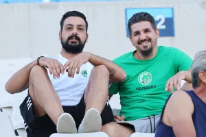 (ΦΩΤΟΣ) Ωραία ατμόσφαιρα και χαμόγελα στις κερκίδες