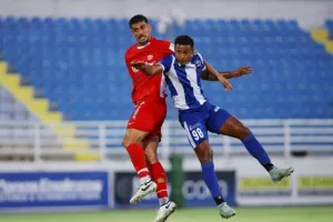 Εθνικός- Νέα Σαλαμίνα: Τρελό ματς με 20λεπτη διακοπή και… ερυθρόλευκο διπλό (φώτος)