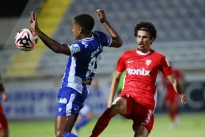 Εθνικός- Νέα Σαλαμίνα: Τρελό ματς με 20λεπτη διακοπή και… ερυθρόλευκο διπλό (φώτος)