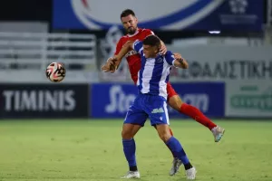 Εθνικός- Νέα Σαλαμίνα: Τρελό ματς με 20λεπτη διακοπή και… ερυθρόλευκο διπλό (φώτος)