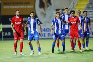 Εθνικός- Νέα Σαλαμίνα: Τρελό ματς με 20λεπτη διακοπή και… ερυθρόλευκο διπλό (φώτος)