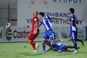 Εθνικός- Νέα Σαλαμίνα: Τρελό ματς με 20λεπτη διακοπή και… ερυθρόλευκο διπλό (φώτος)