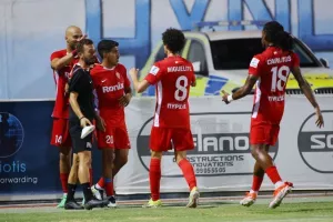 Εθνικός- Νέα Σαλαμίνα: Τρελό ματς με 20λεπτη διακοπή και… ερυθρόλευκο διπλό (φώτος)