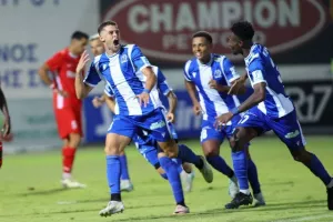 Εθνικός- Νέα Σαλαμίνα: Τρελό ματς με 20λεπτη διακοπή και… ερυθρόλευκο διπλό (φώτος)