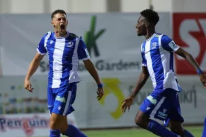 Εθνικός- Νέα Σαλαμίνα: Τρελό ματς με 20λεπτη διακοπή και… ερυθρόλευκο διπλό (φώτος)
