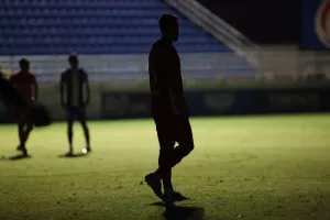 Εθνικός- Νέα Σαλαμίνα: Τρελό ματς με 20λεπτη διακοπή και… ερυθρόλευκο διπλό (φώτος)