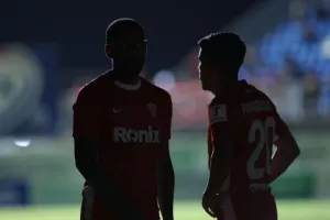 Εθνικός- Νέα Σαλαμίνα: Τρελό ματς με 20λεπτη διακοπή και… ερυθρόλευκο διπλό (φώτος)