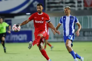 Εθνικός- Νέα Σαλαμίνα: Τρελό ματς με 20λεπτη διακοπή και… ερυθρόλευκο διπλό (φώτος)