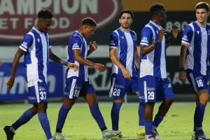 Εθνικός- Νέα Σαλαμίνα: Τρελό ματς με 20λεπτη διακοπή και… ερυθρόλευκο διπλό (φώτος)