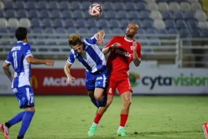 Εθνικός- Νέα Σαλαμίνα: Τρελό ματς με 20λεπτη διακοπή και… ερυθρόλευκο διπλό (φώτος)