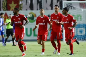 Εθνικός- Νέα Σαλαμίνα: Τρελό ματς με 20λεπτη διακοπή και… ερυθρόλευκο διπλό (φώτος)