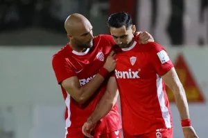 Εθνικός- Νέα Σαλαμίνα: Τρελό ματς με 20λεπτη διακοπή και… ερυθρόλευκο διπλό (φώτος)