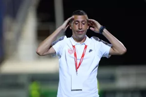 3-2 Ή 2-3;