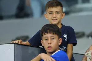 (Φώτος) O κόσμος στο ΑΠΟΕΛ-Πάφος FC