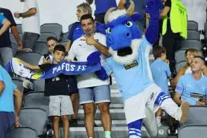 (Φώτος) O κόσμος στο ΑΠΟΕΛ-Πάφος FC
