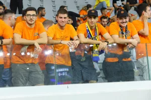 (Φώτος) O κόσμος στο ΑΠΟΕΛ-Πάφος FC