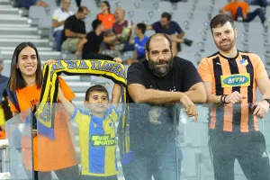 (Φώτος) O κόσμος στο ΑΠΟΕΛ-Πάφος FC
