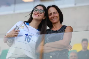 (ΕΘΝΙΚΗ ΚΥΠΡΟΥ) Λιγοστός κόσμος και... Εκκλησία