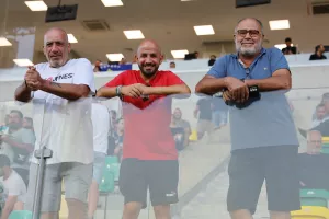 (ΕΘΝΙΚΗ ΚΥΠΡΟΥ) Λιγοστός κόσμος και... Εκκλησία