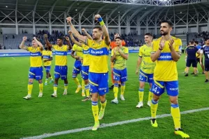 ΑΠΟΕΛ-Πάφος: Πρώτη νίκη στο "Αλφαμέγα" και... κούπα! (φώτος)
