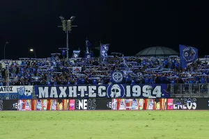 Αυτοί... πιστά εκεί