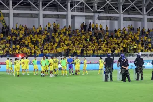 Οργανωμένοι ΑΕΛ/"Να ξεκαθαρίσουμε μερικά πράγματα- Την Κυριακή μετατρέπουμε τον αγώνα σε συλλαλητήριο..."