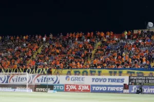 ΑΠΟΕΛ/ Sold out με Καρμιώτισσα
