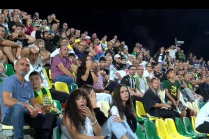 Τα... αθέατα της Αρένας (βίντεο)