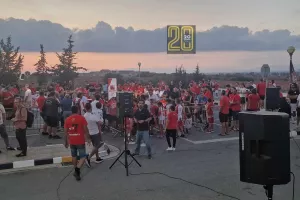 (ΒΙΝΤΕΟ/ΦΩΤΟΣ kerkida)  Pyro-show για τα ευρωπαϊκά του Ολυμπιακού στη Δερύνεια!