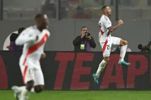 Σκόραρε ο Κάλενς κόντρα στην Κολομβία (βίντεο)