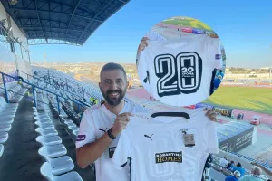 Παρέλαβε τη φανέλα ο Ευαγόρας: "Μόνο kerkida διαβάζουμε" (βίντεο)